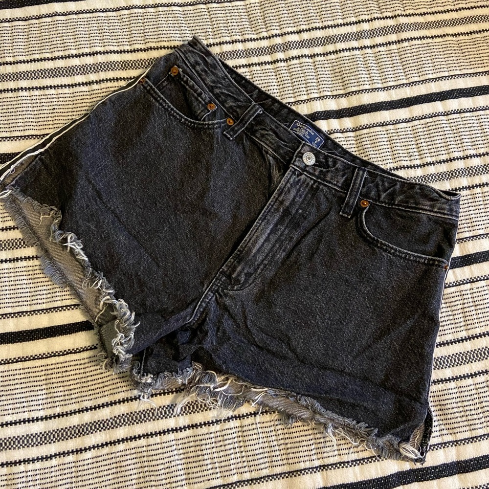 Abercrombie & Fitch High waisted black shorts